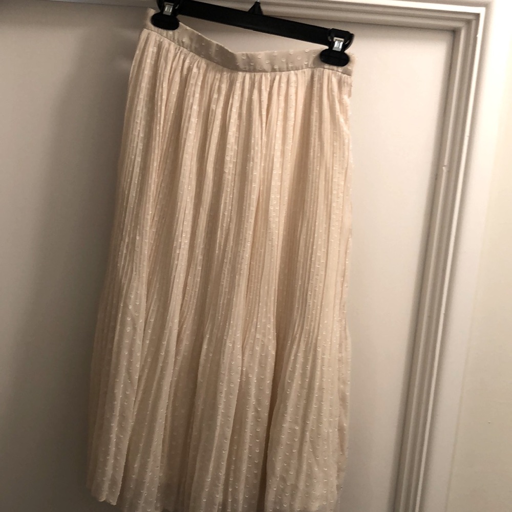 Midi skirt. White. Size small